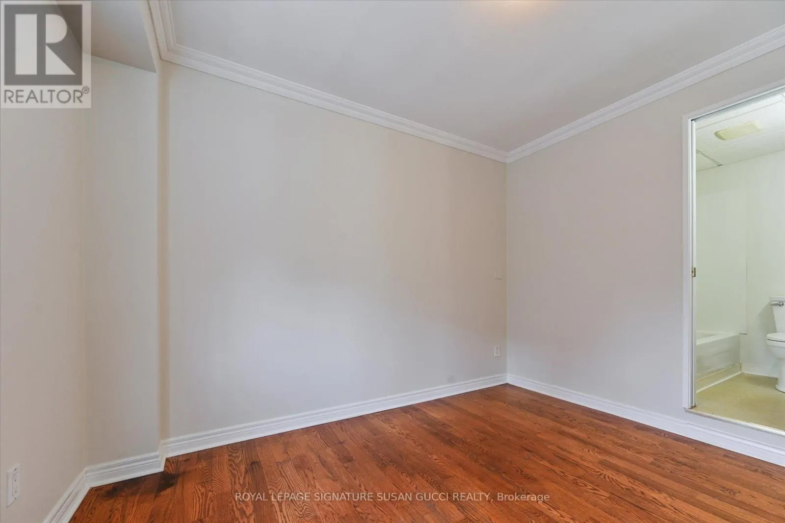 454 DONLANDS AVENUE