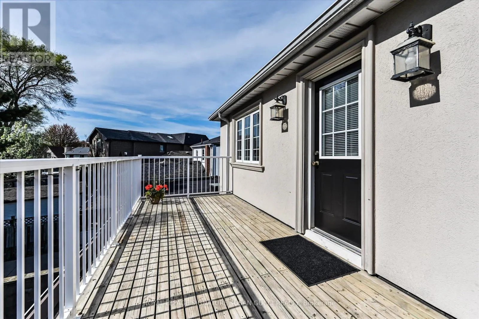 454 DONLANDS AVENUE