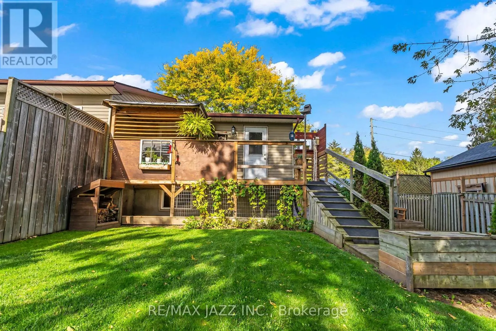 1326 VALLEY DRIVE