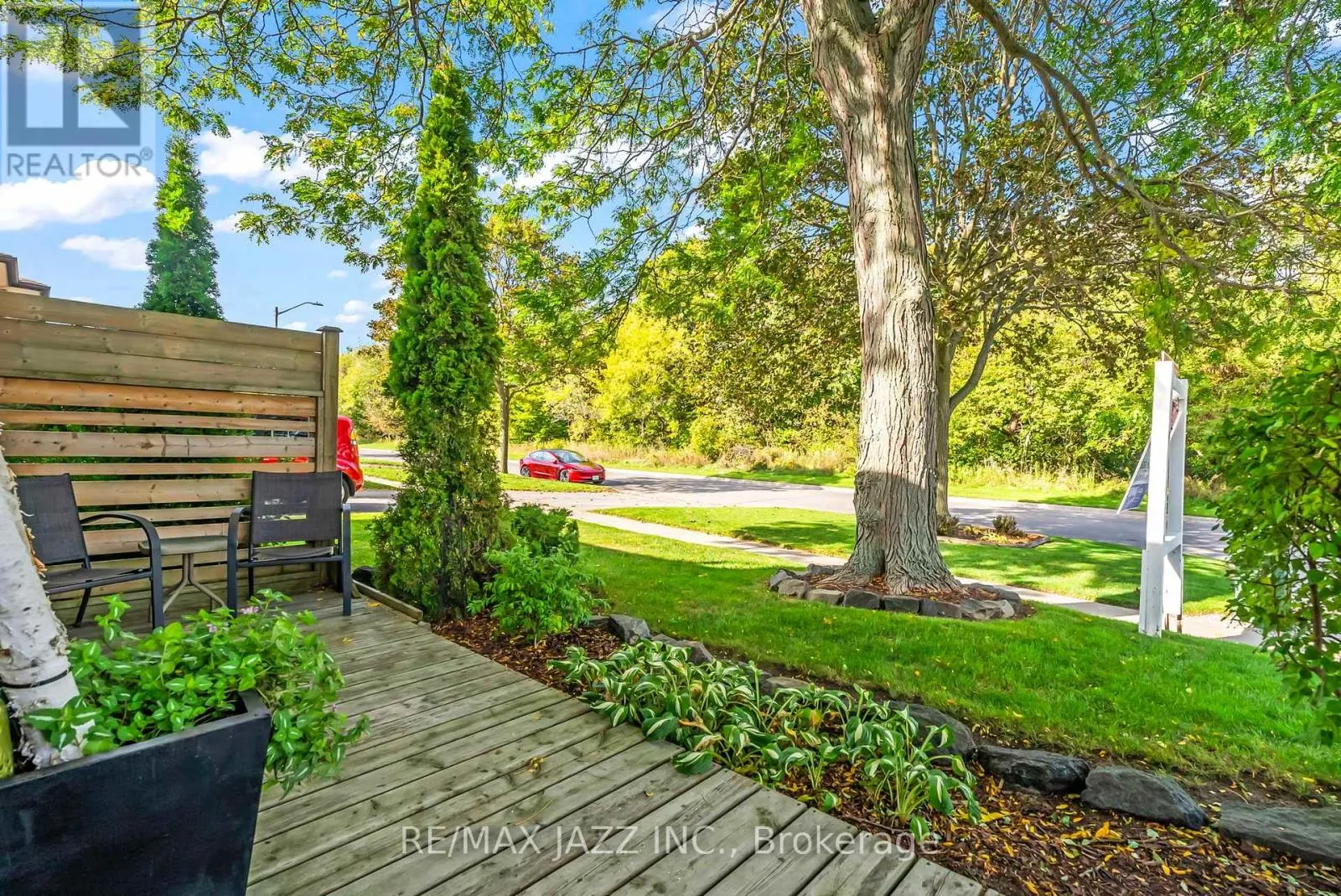 1326 VALLEY DRIVE