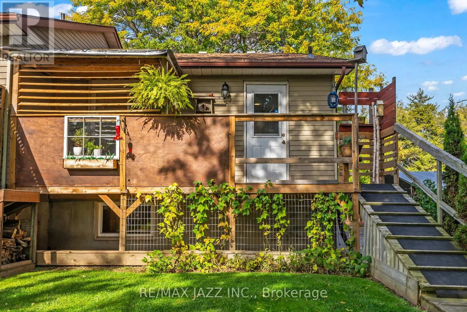 1326 VALLEY DRIVE