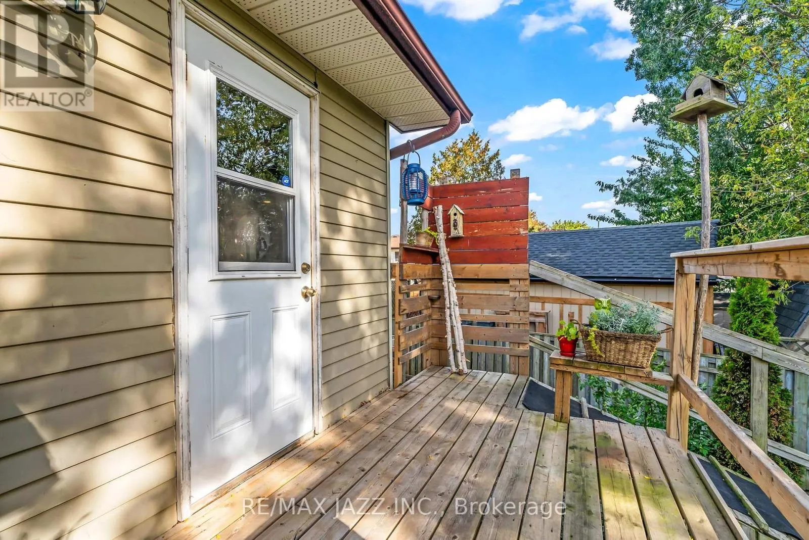 1326 VALLEY DRIVE