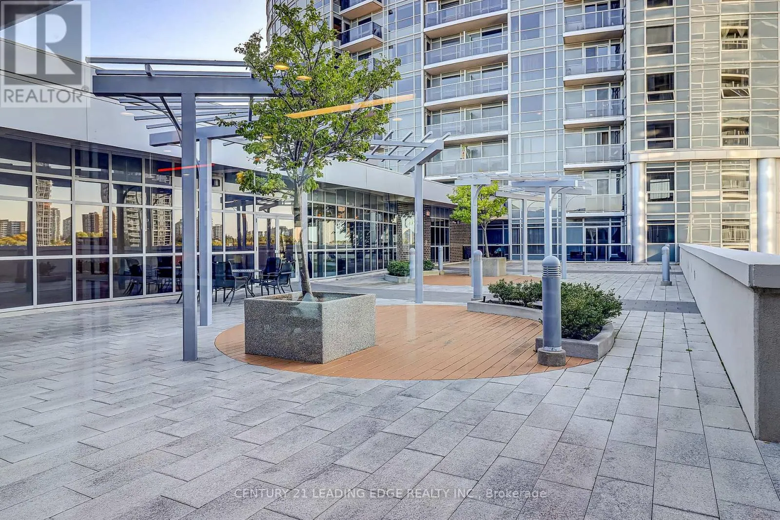3311 - 125 VILLAGE GREEN SQUARE