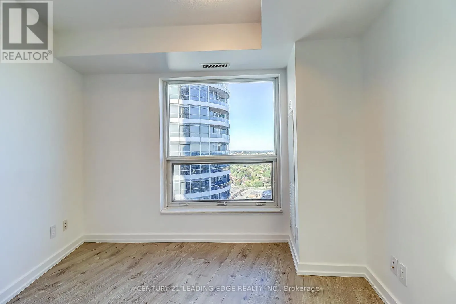 3311 - 125 VILLAGE GREEN SQUARE