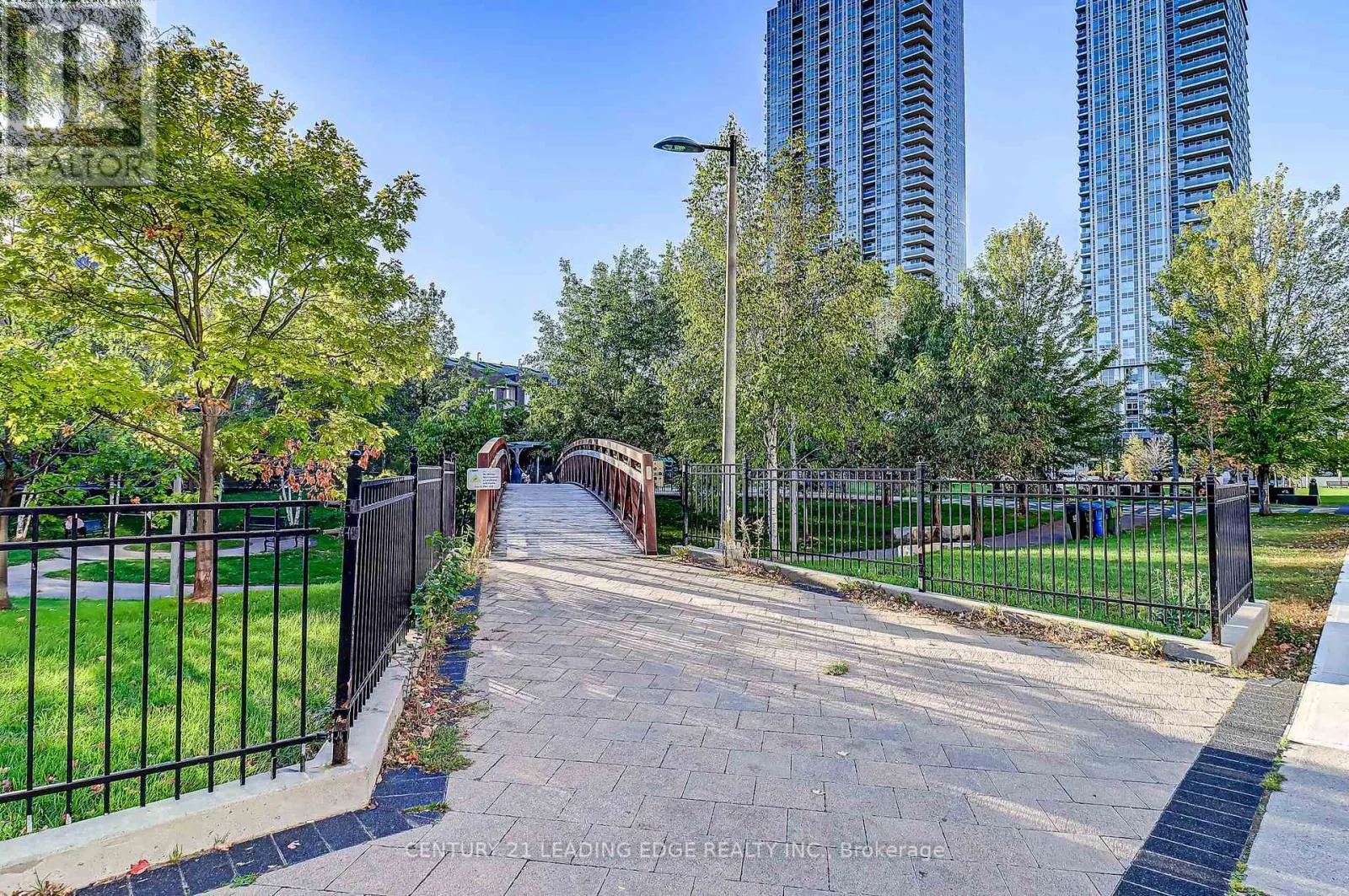 3311 - 125 VILLAGE GREEN SQUARE