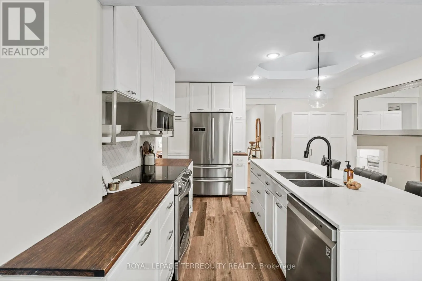 708 ARUBA CRESCENT