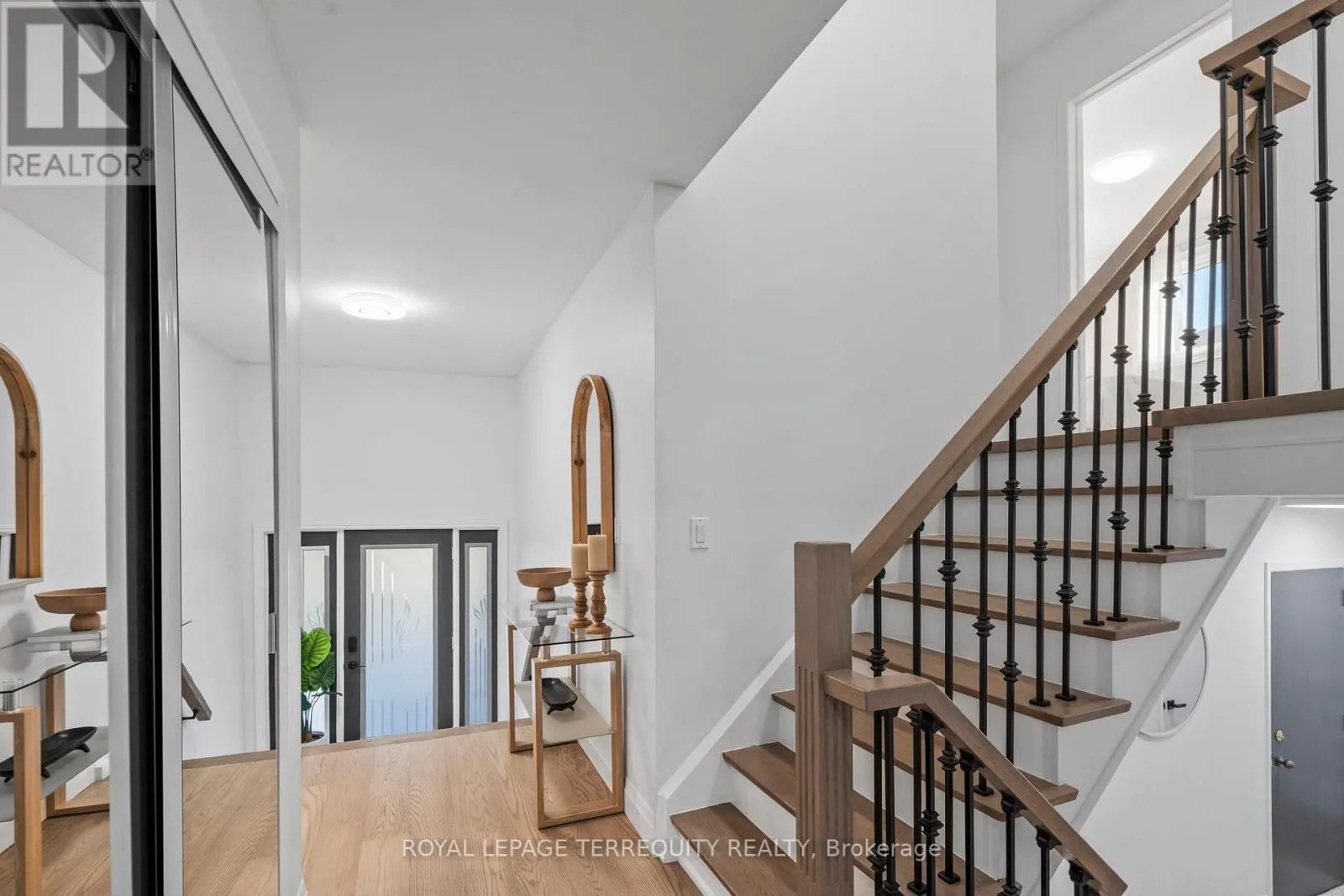 708 ARUBA CRESCENT