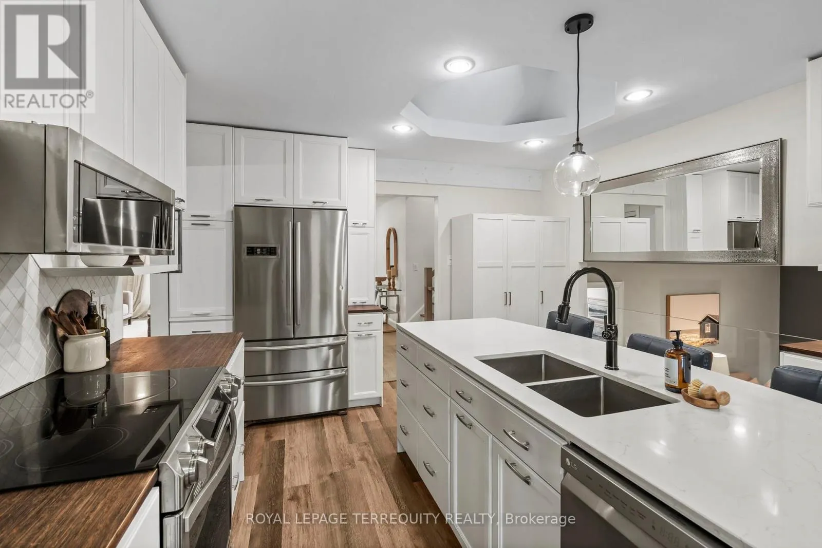 708 ARUBA CRESCENT