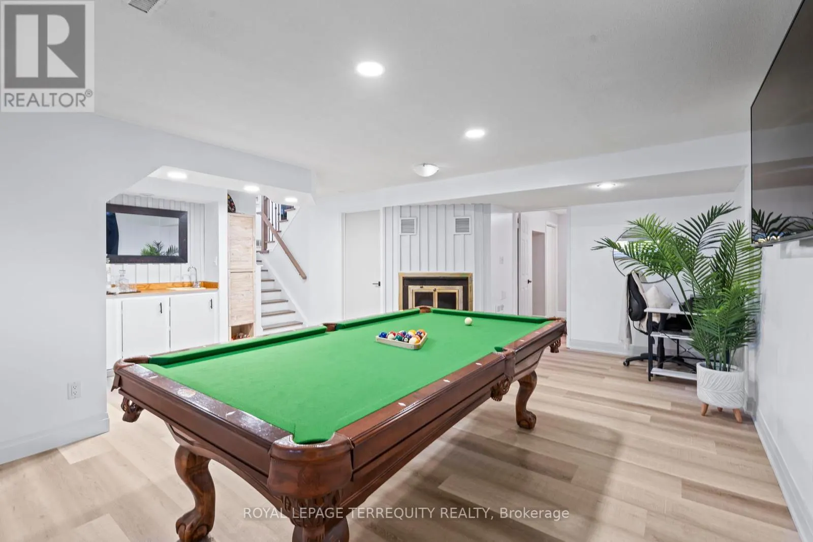 708 ARUBA CRESCENT