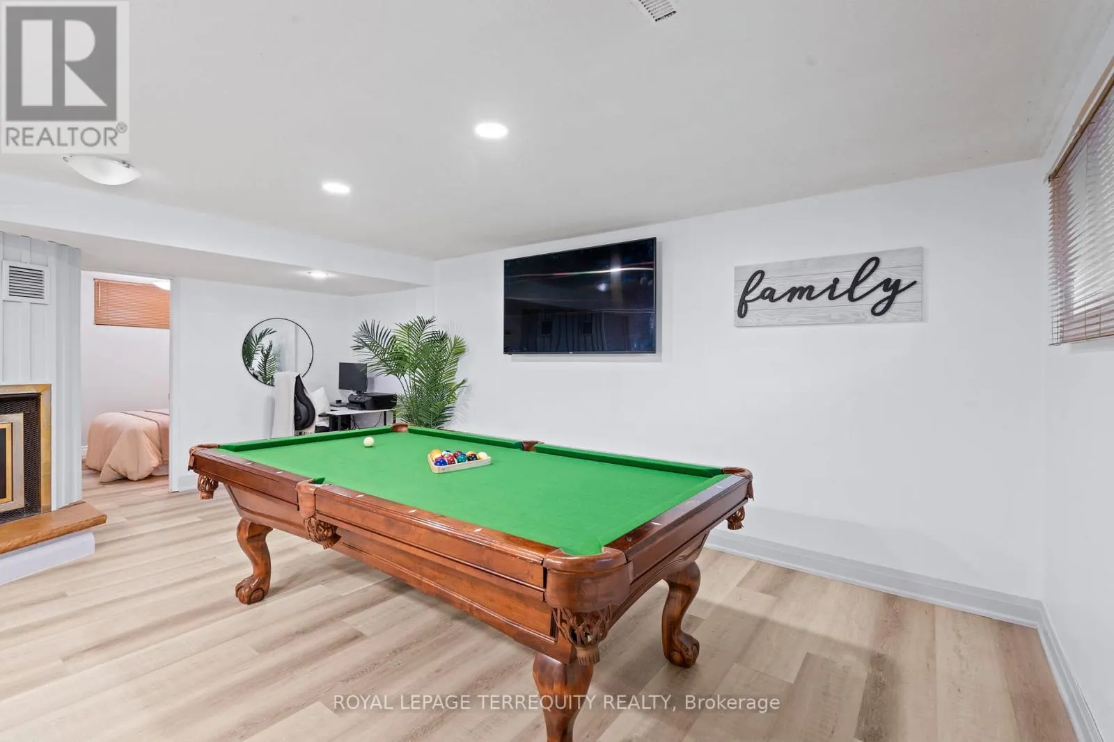 708 ARUBA CRESCENT