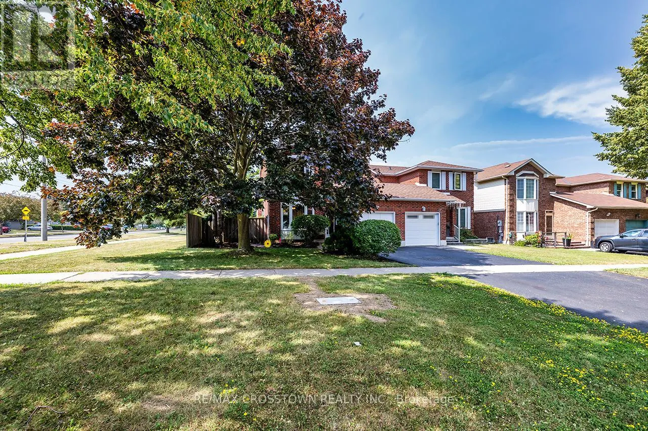 44 HEWITT CRESCENT