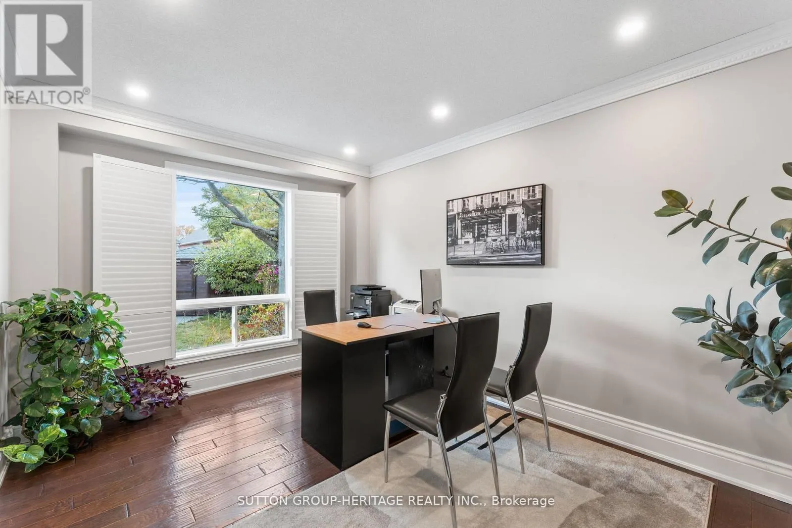 2300 ABBOTT CRESCENT