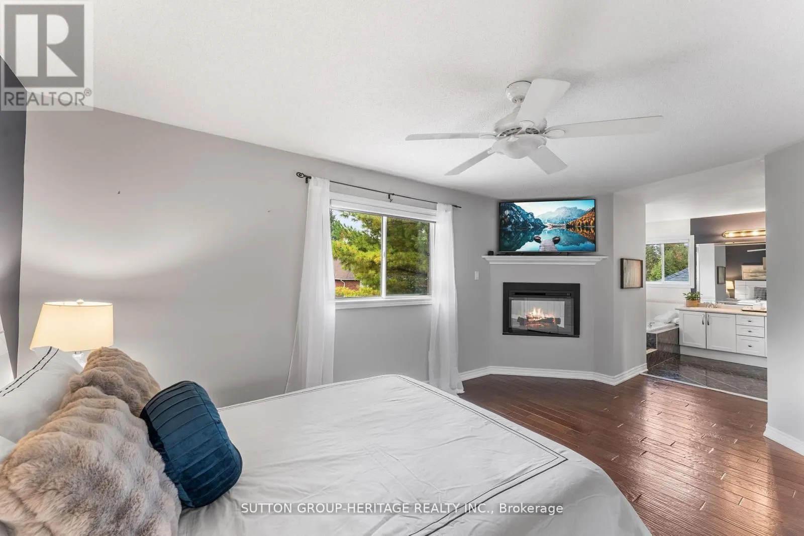 2300 ABBOTT CRESCENT