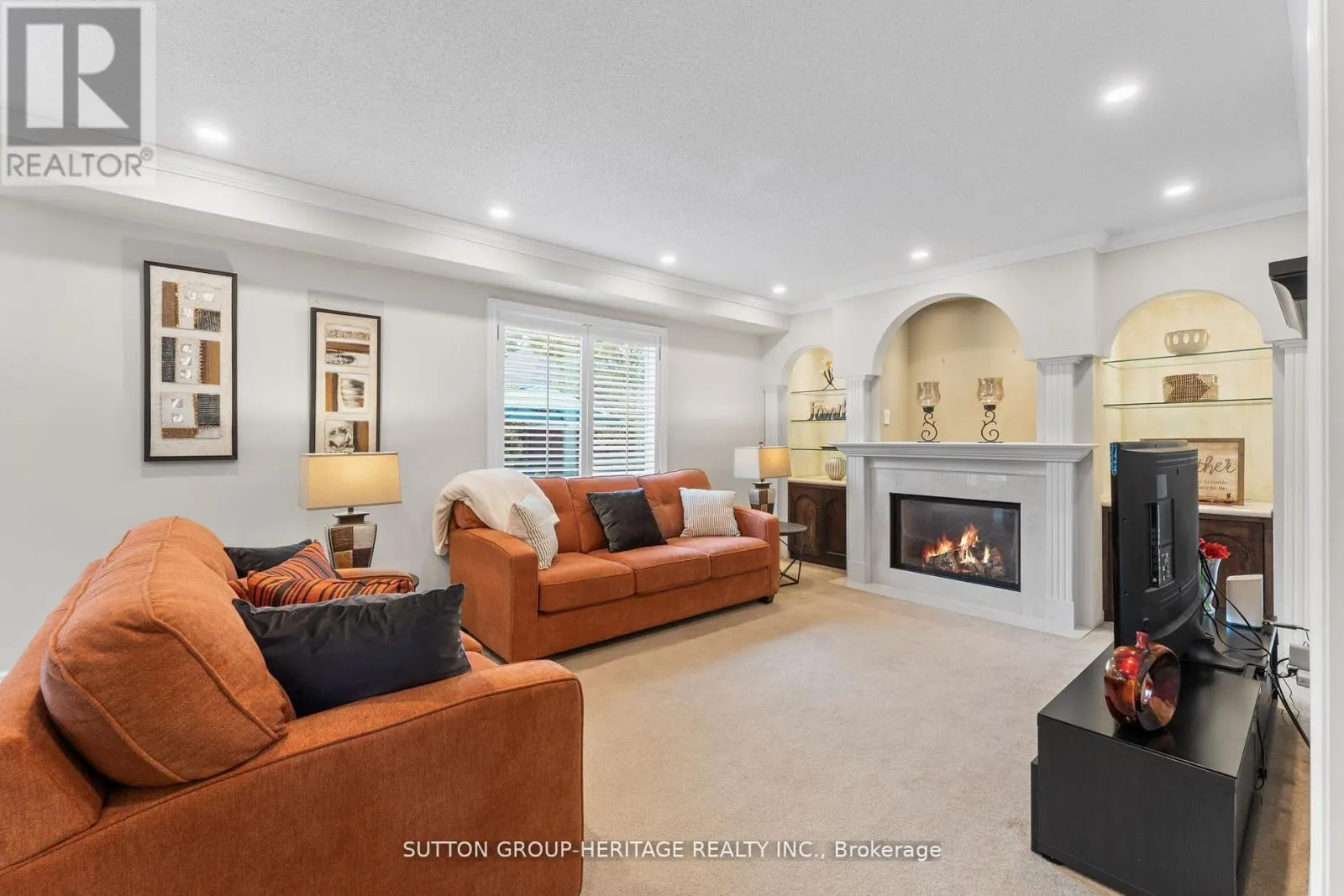 2300 ABBOTT CRESCENT