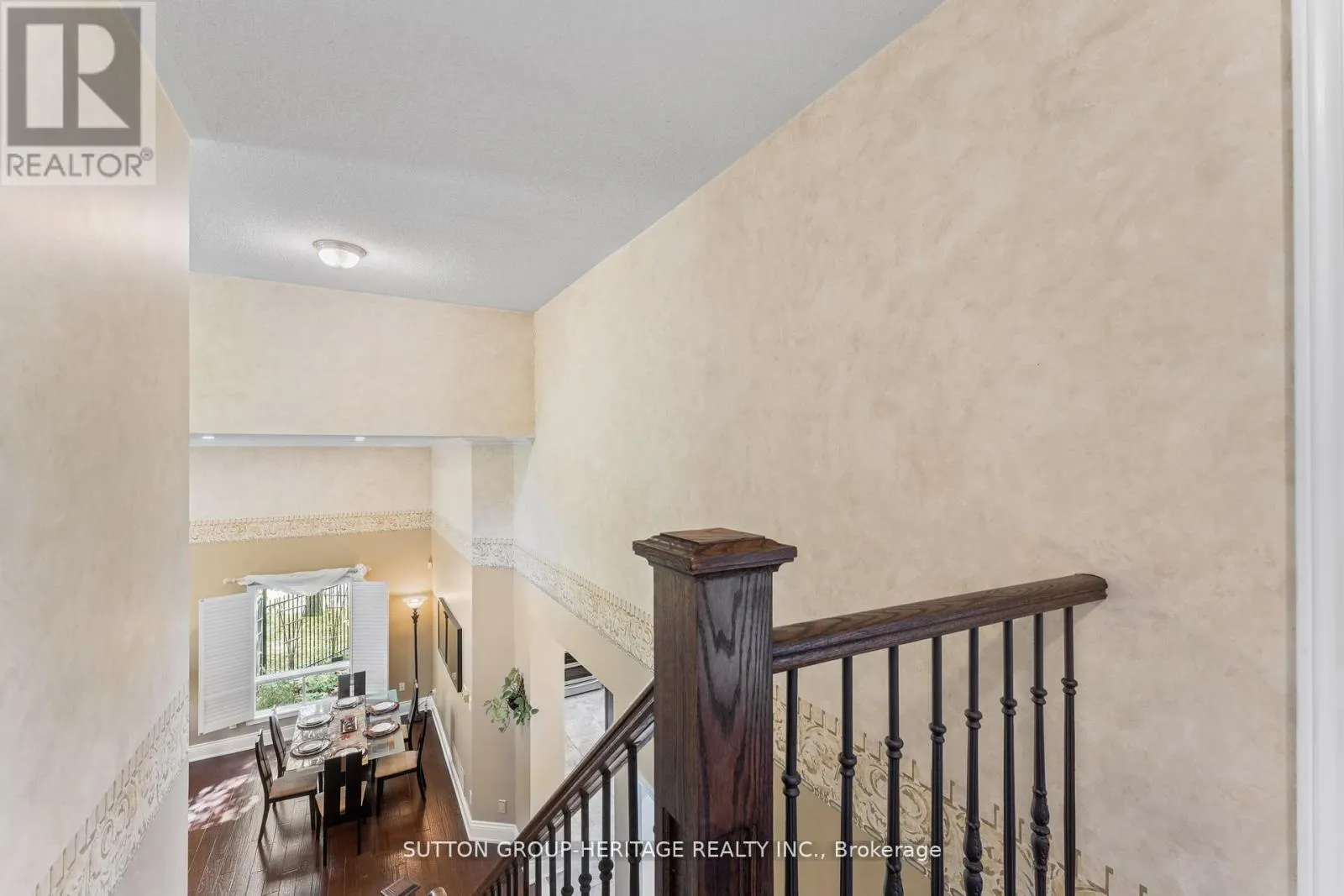2300 ABBOTT CRESCENT