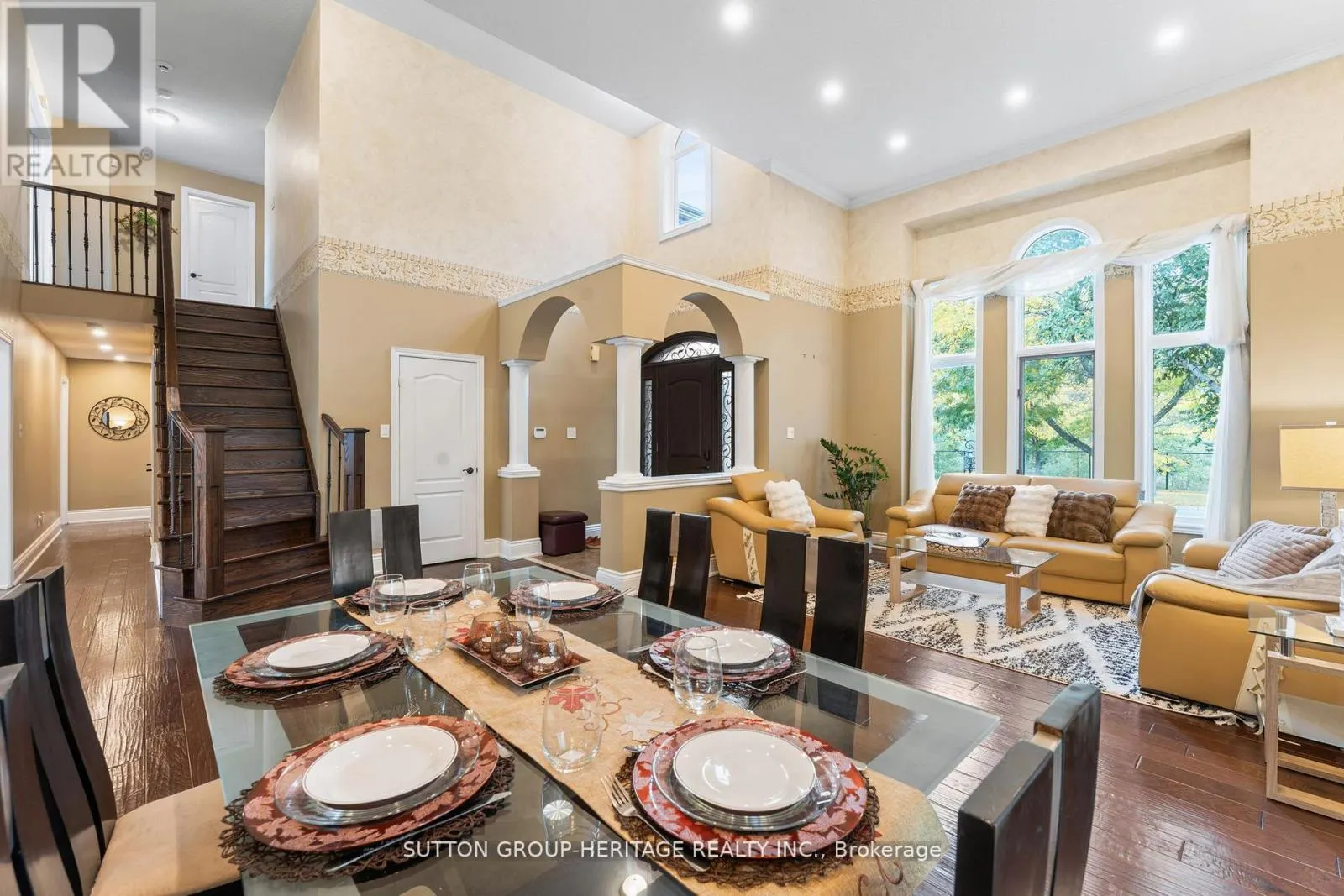 2300 ABBOTT CRESCENT