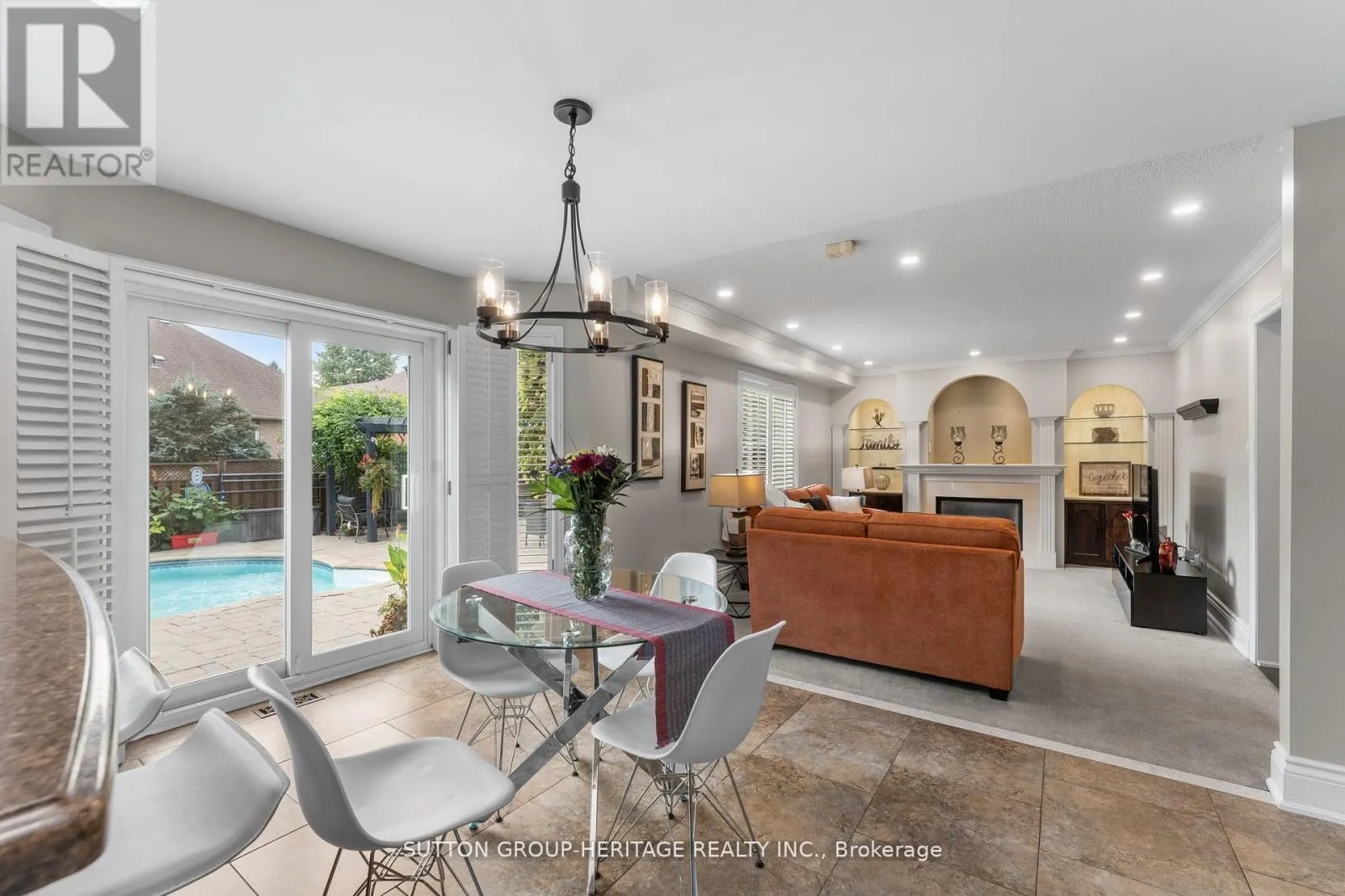 2300 ABBOTT CRESCENT