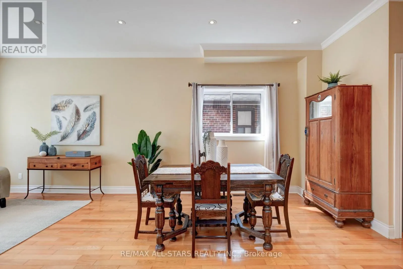 32 BARKER AVENUE