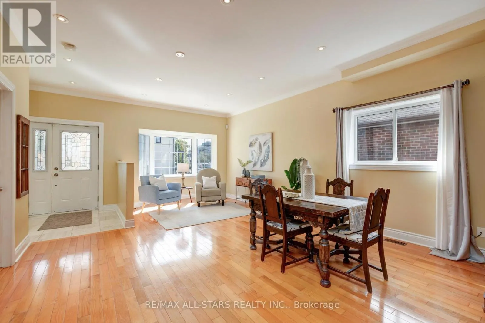 32 BARKER AVENUE