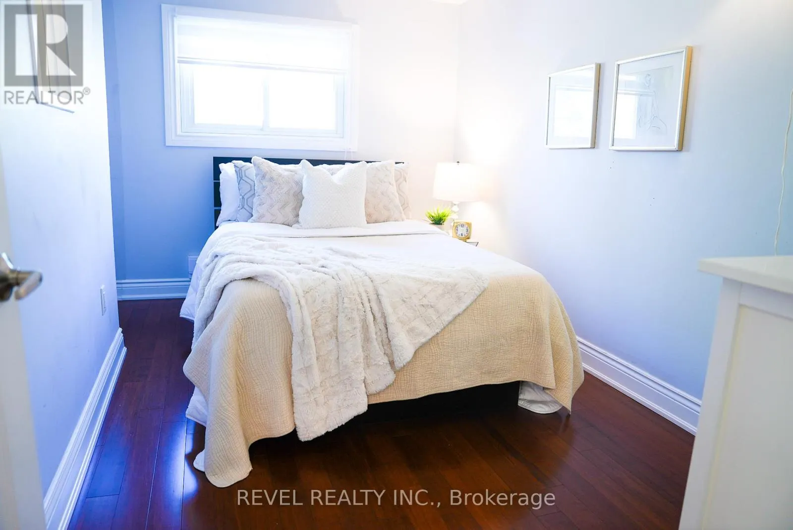 2 - 909 KING STREET W