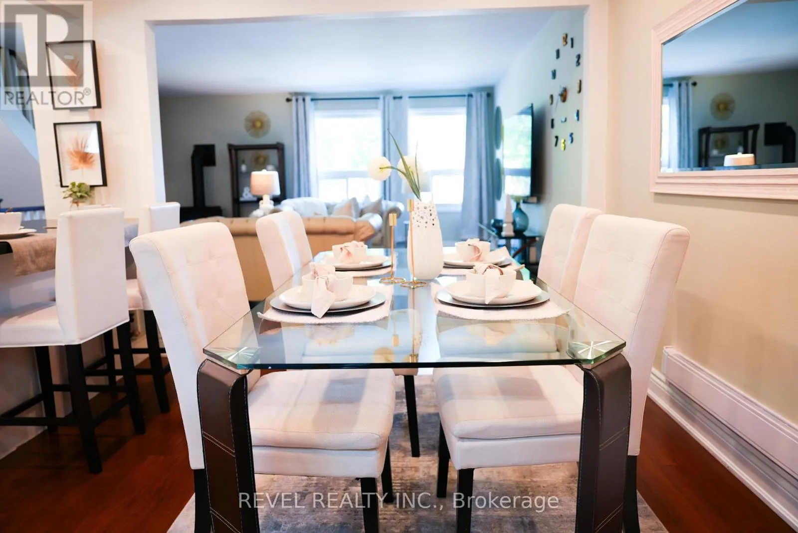 2 - 909 KING STREET W
