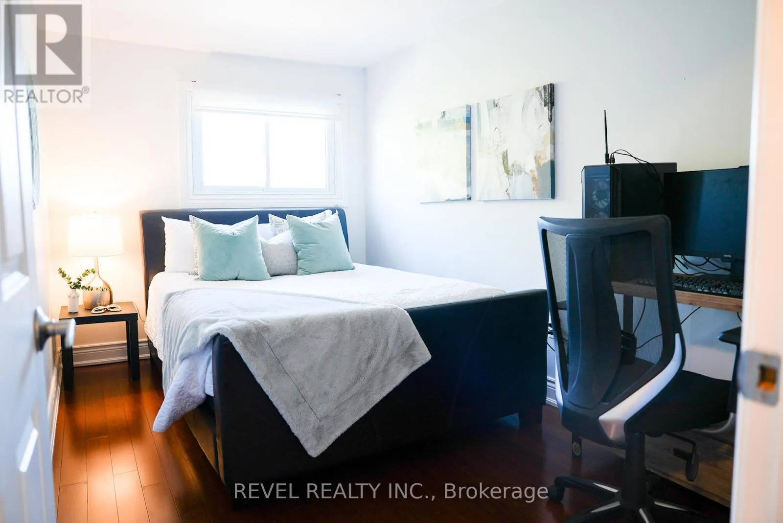2 - 909 KING STREET W