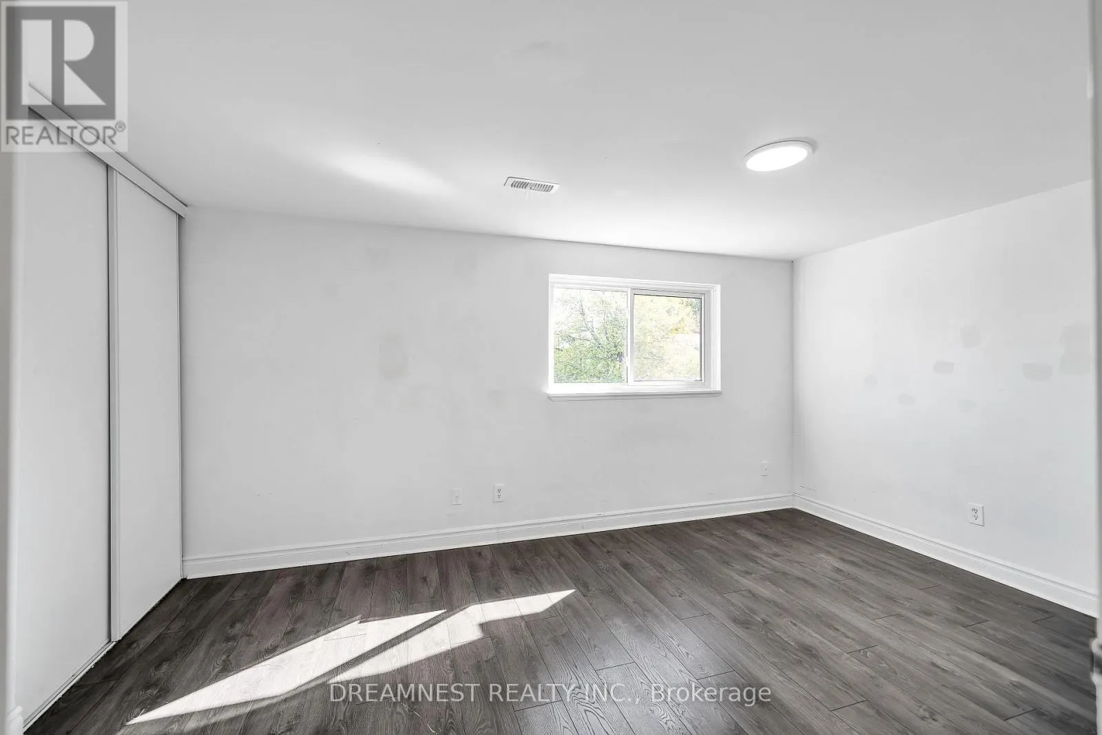 17 - 31 PARKER CRESCENT