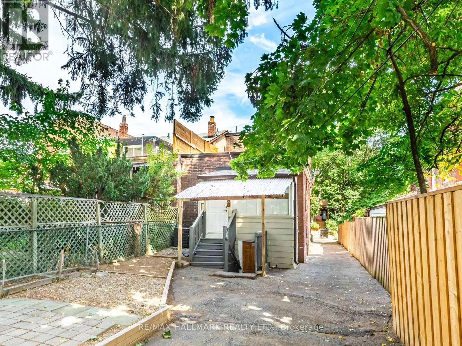 REAR UPPER - 8 REDWOOD AVENUE