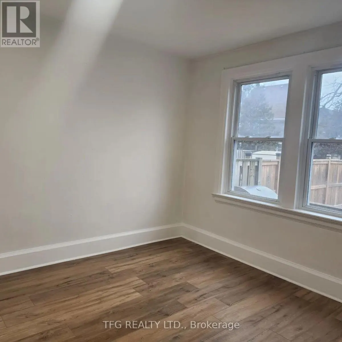 MAIN - 160 ADELAIDE AVENUE E, #Main