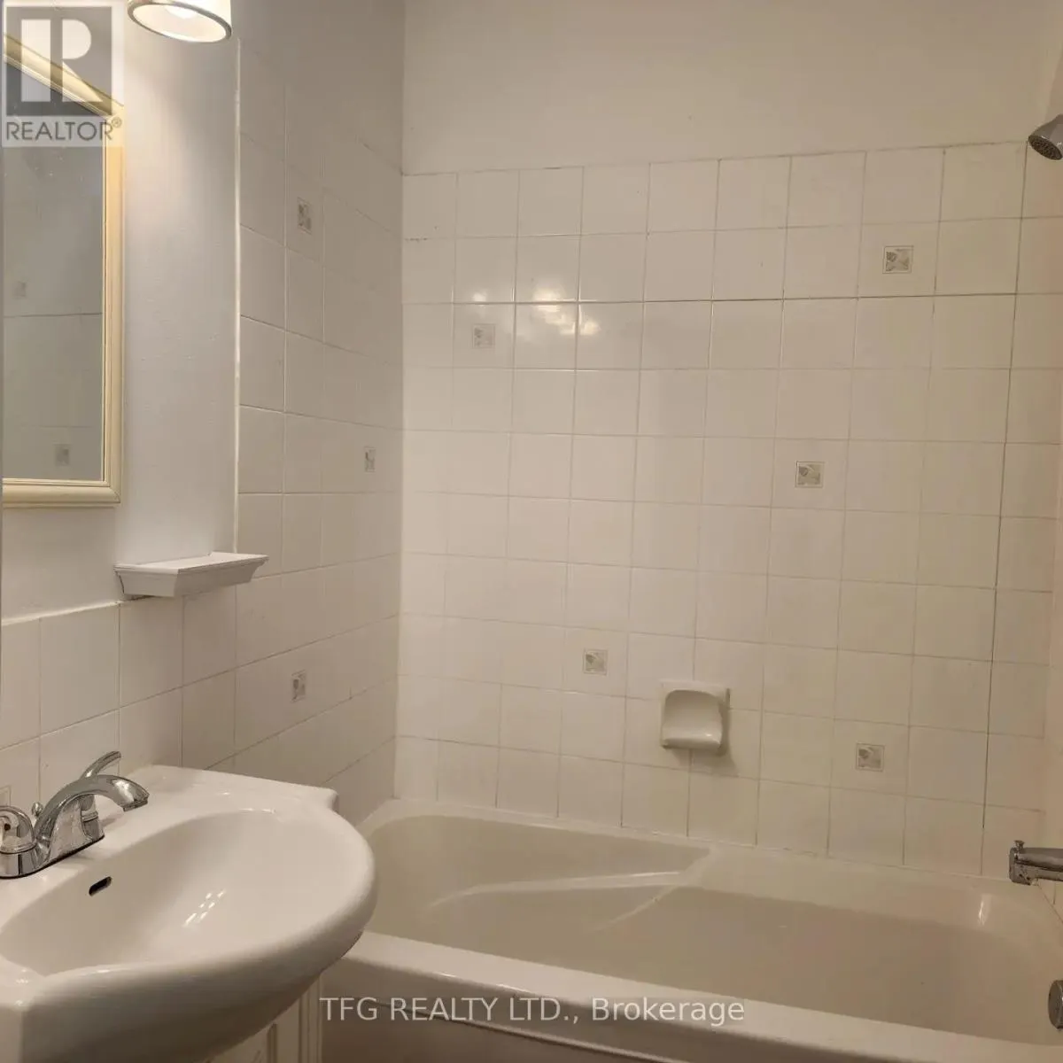 MAIN - 160 ADELAIDE AVENUE E, #Main