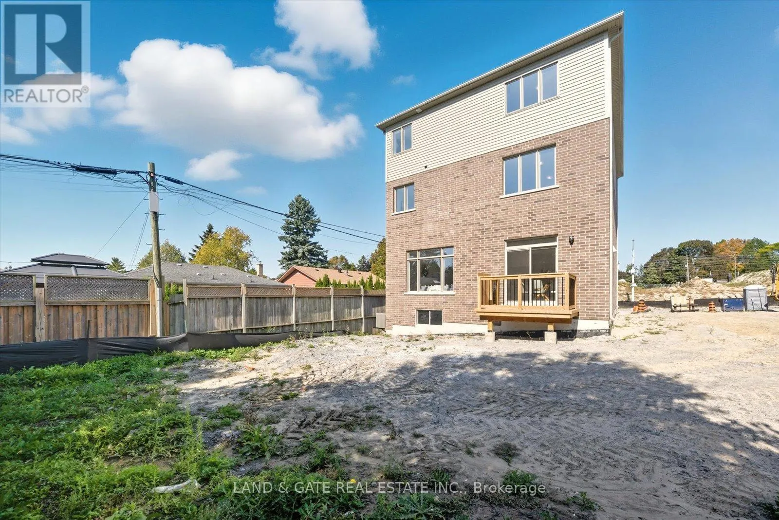 965 QUEENSDALE AVENUE