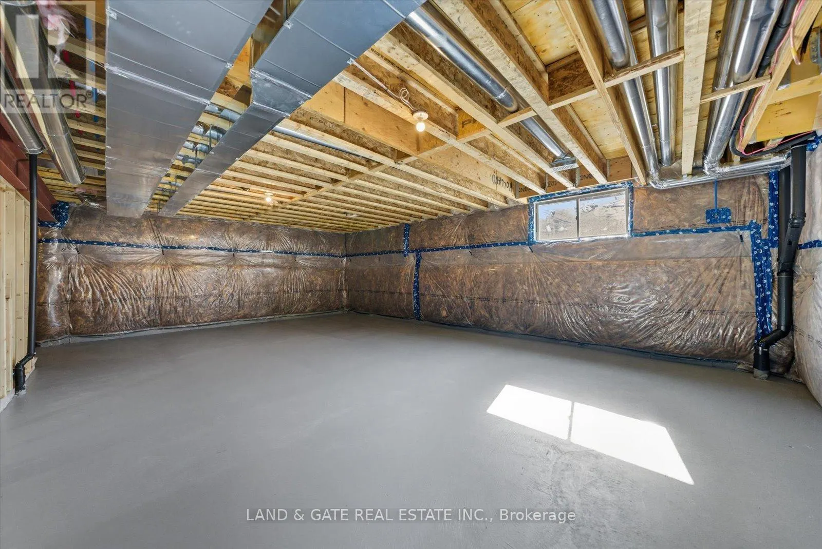 965 QUEENSDALE AVENUE