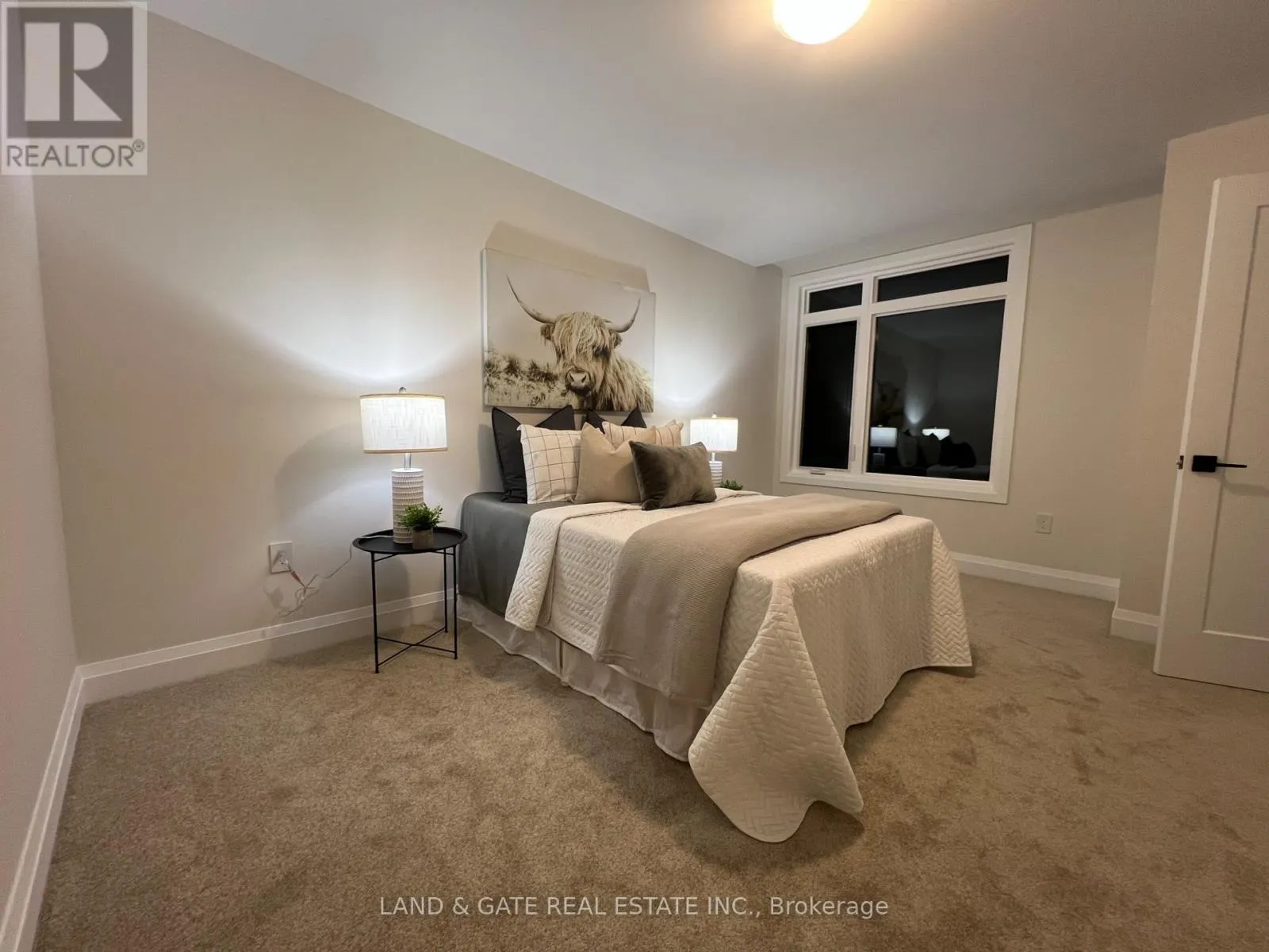 965 QUEENSDALE AVENUE