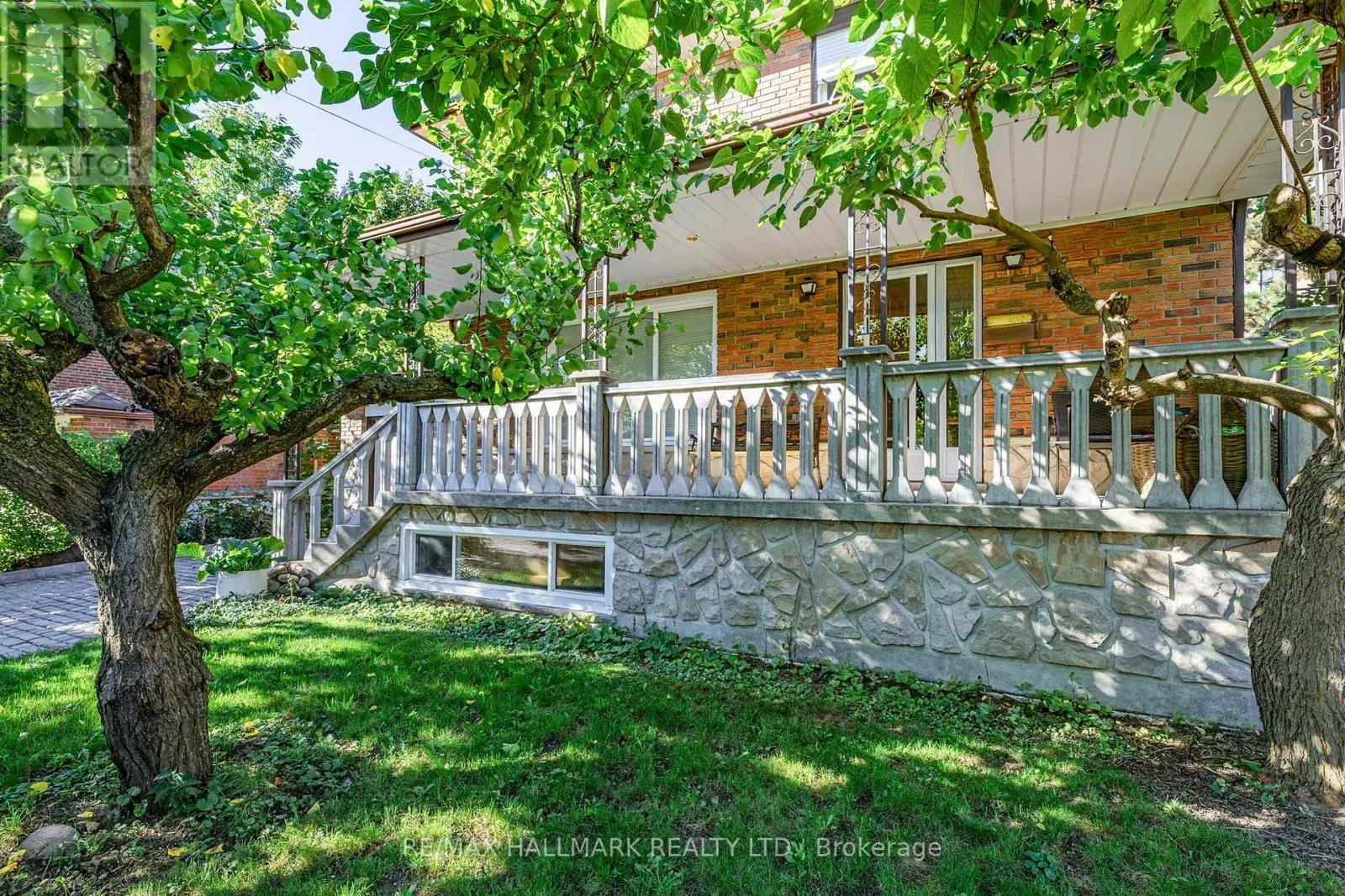 38 COURTON DRIVE