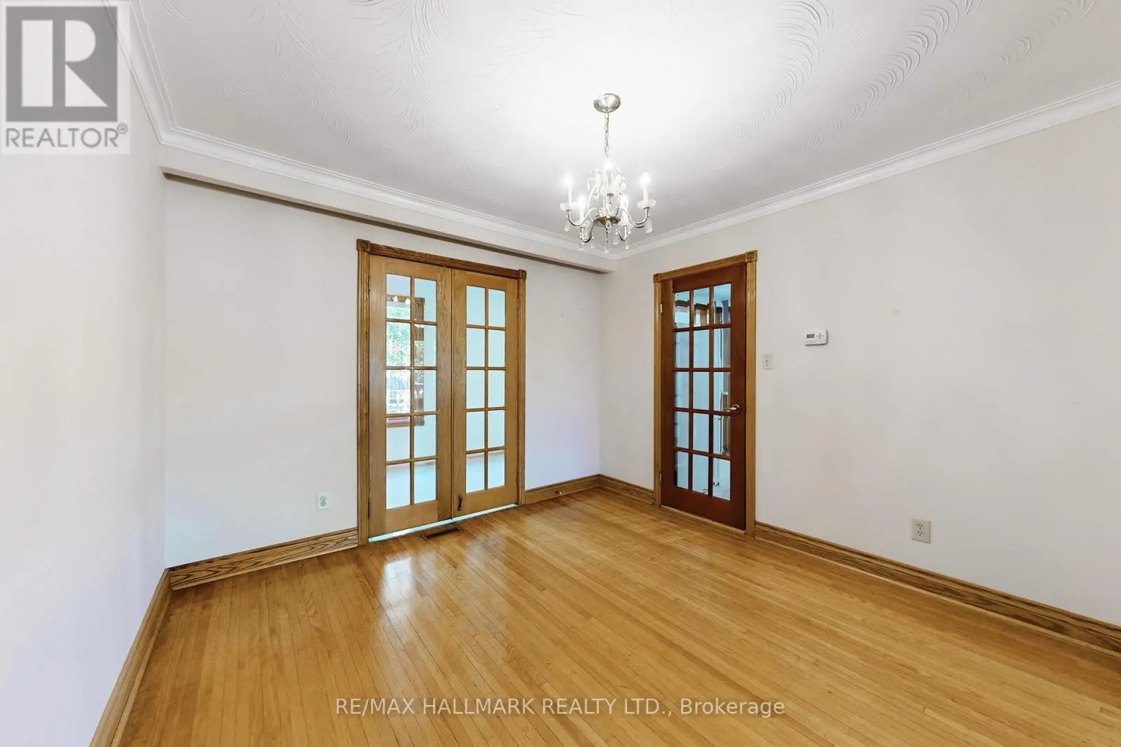 38 COURTON DRIVE