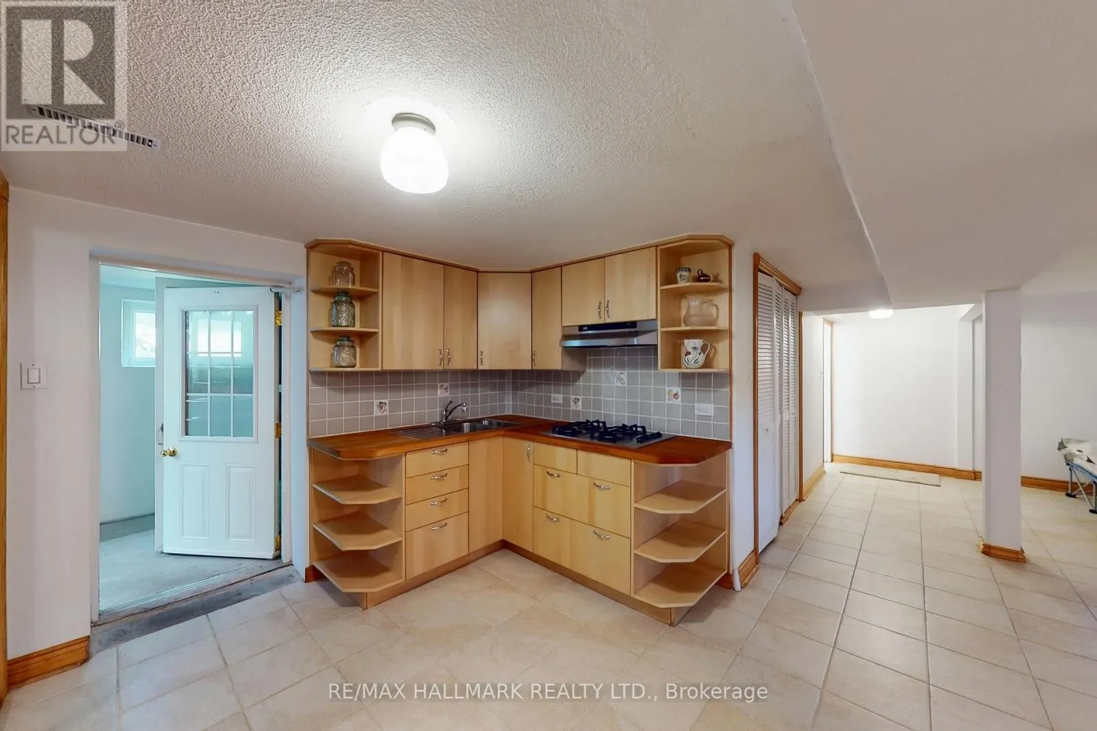 38 COURTON DRIVE