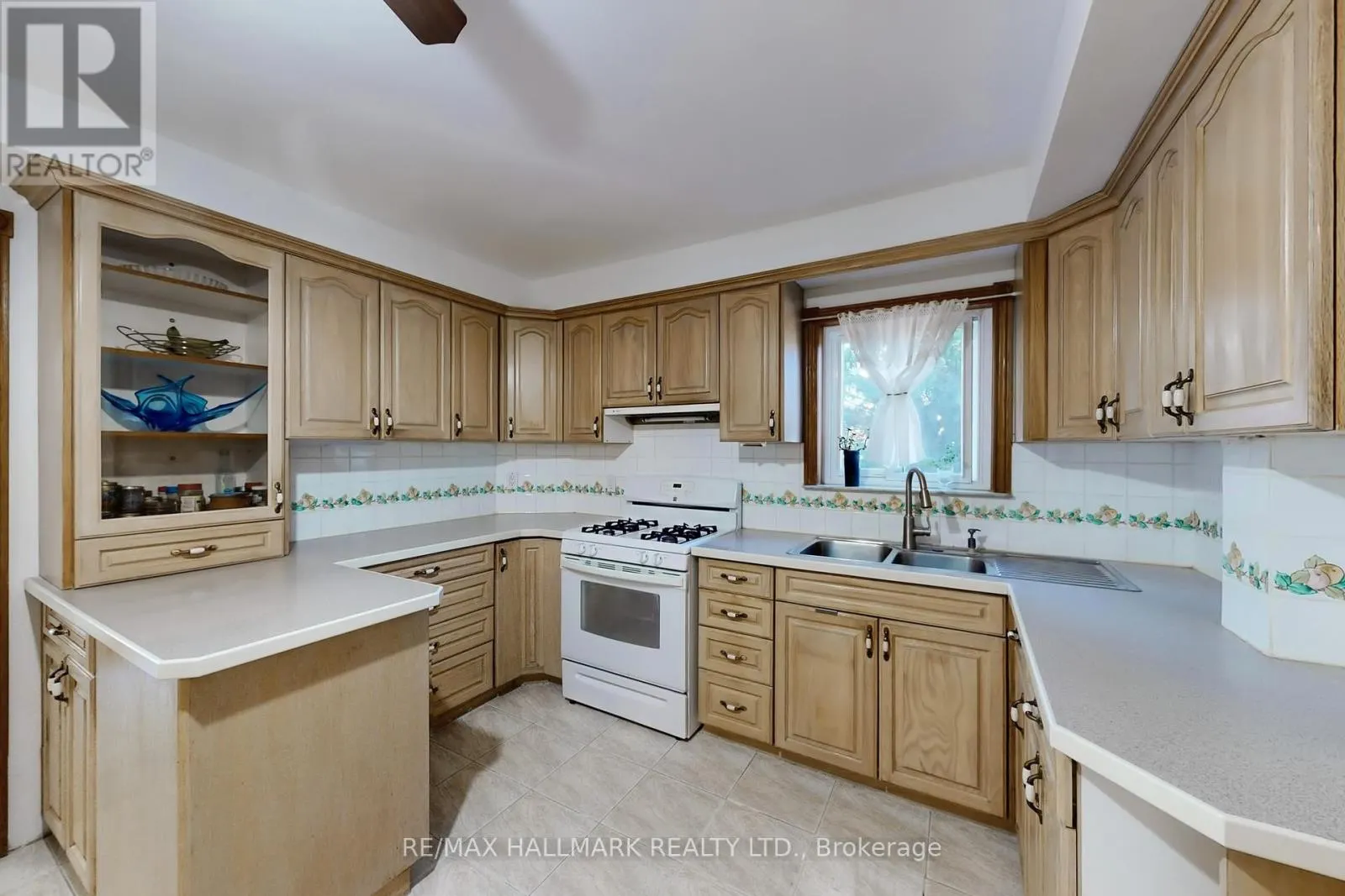 38 COURTON DRIVE