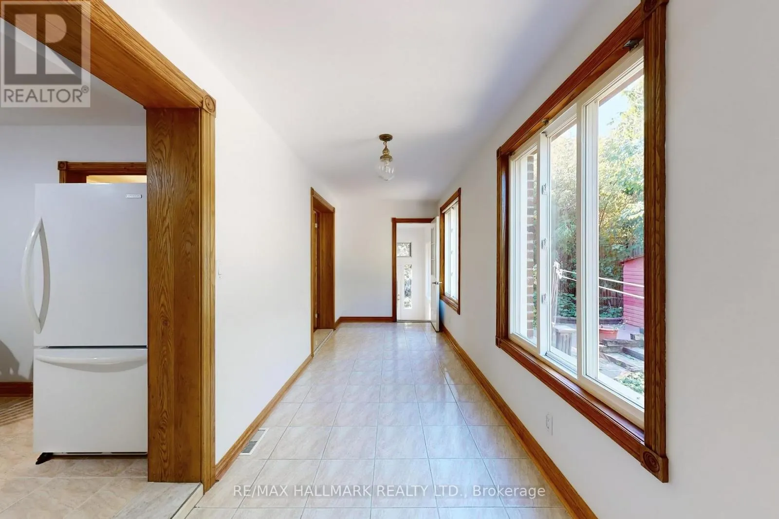 38 COURTON DRIVE
