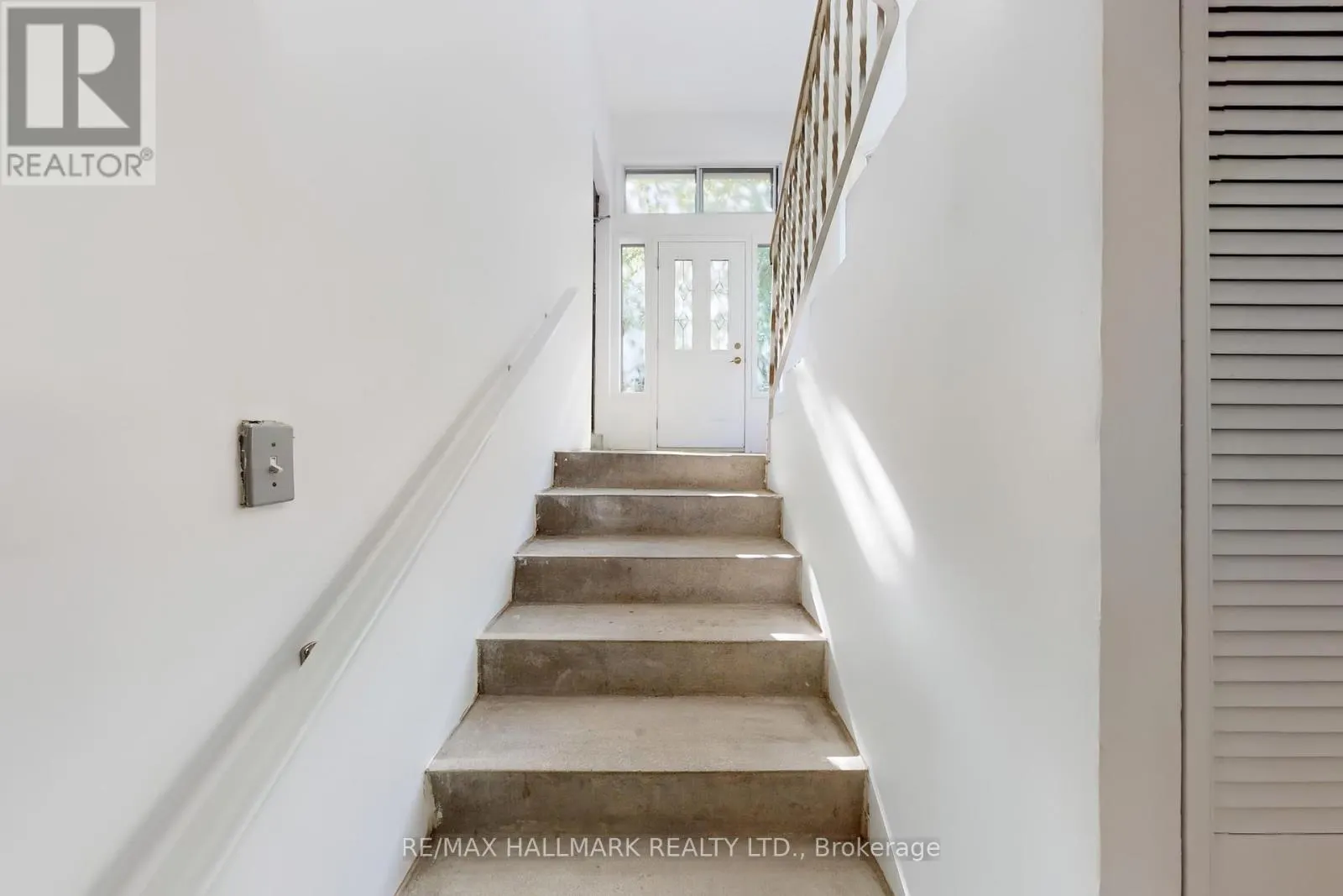 38 COURTON DRIVE