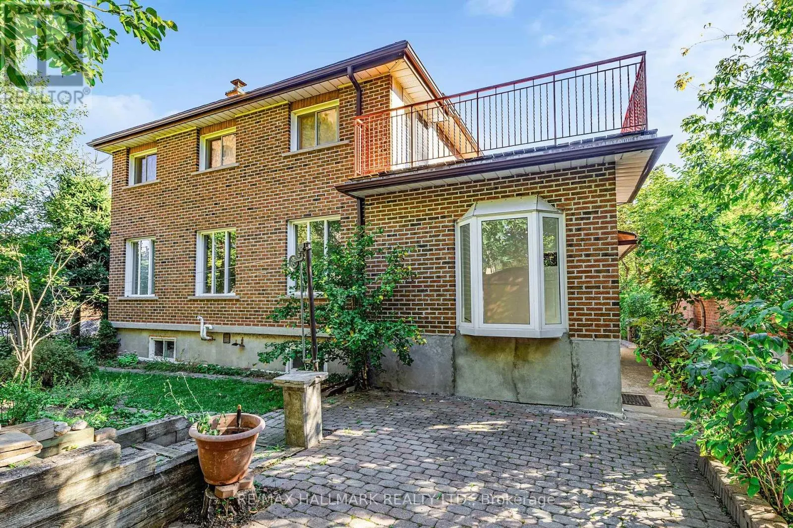 38 COURTON DRIVE