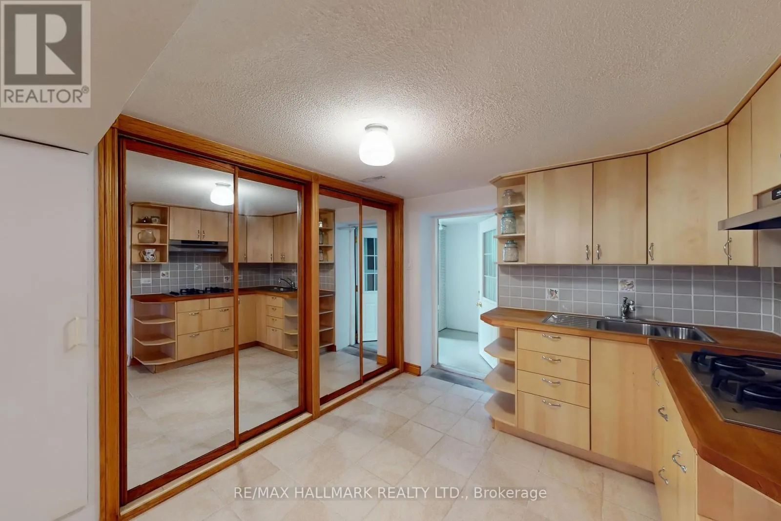38 COURTON DRIVE