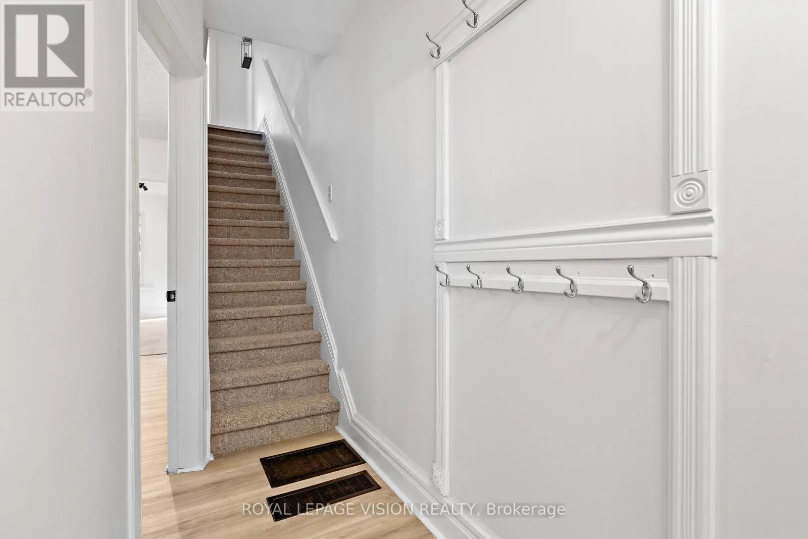 25 BELLEFAIR AVENUE