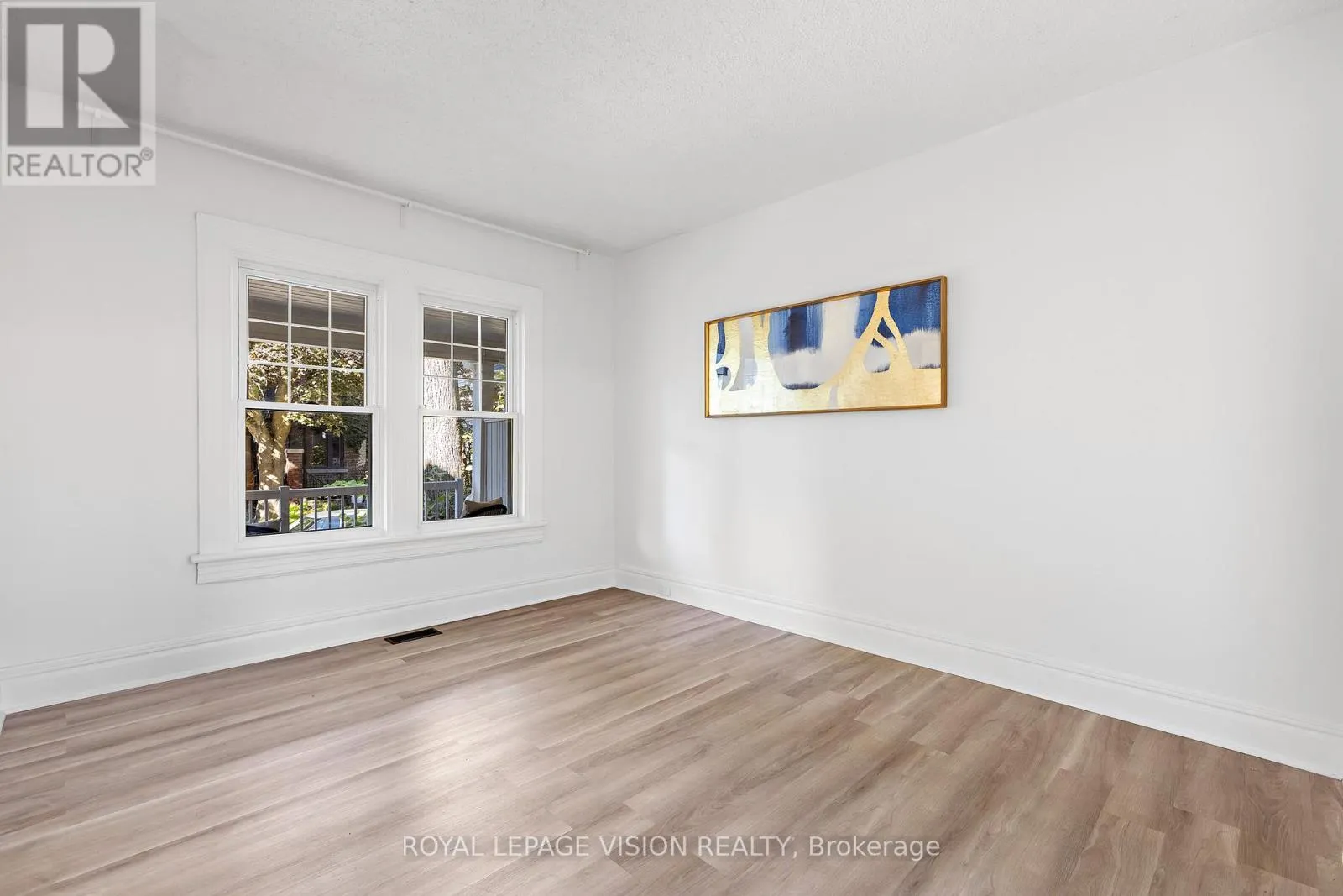 25 BELLEFAIR AVENUE