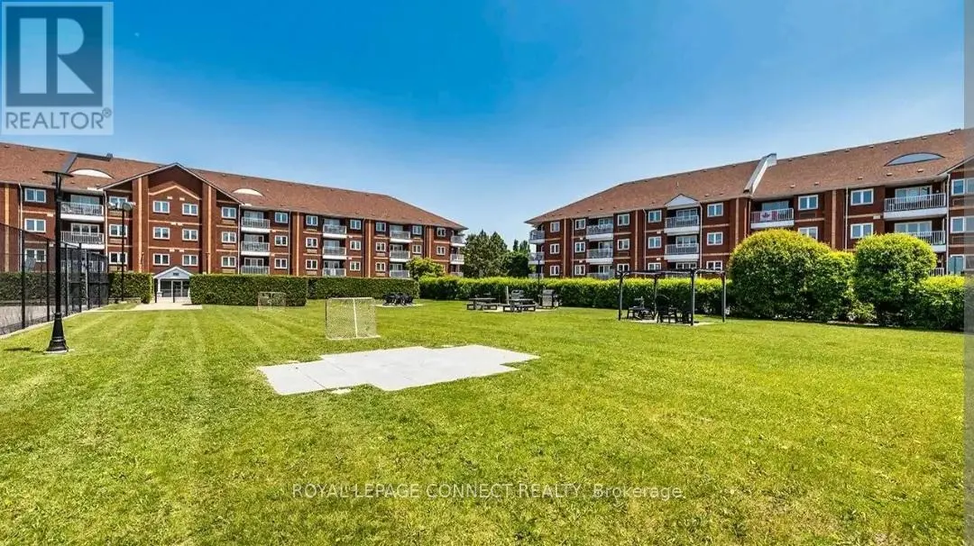 408 - 195 LAKE DRIVEWAY W