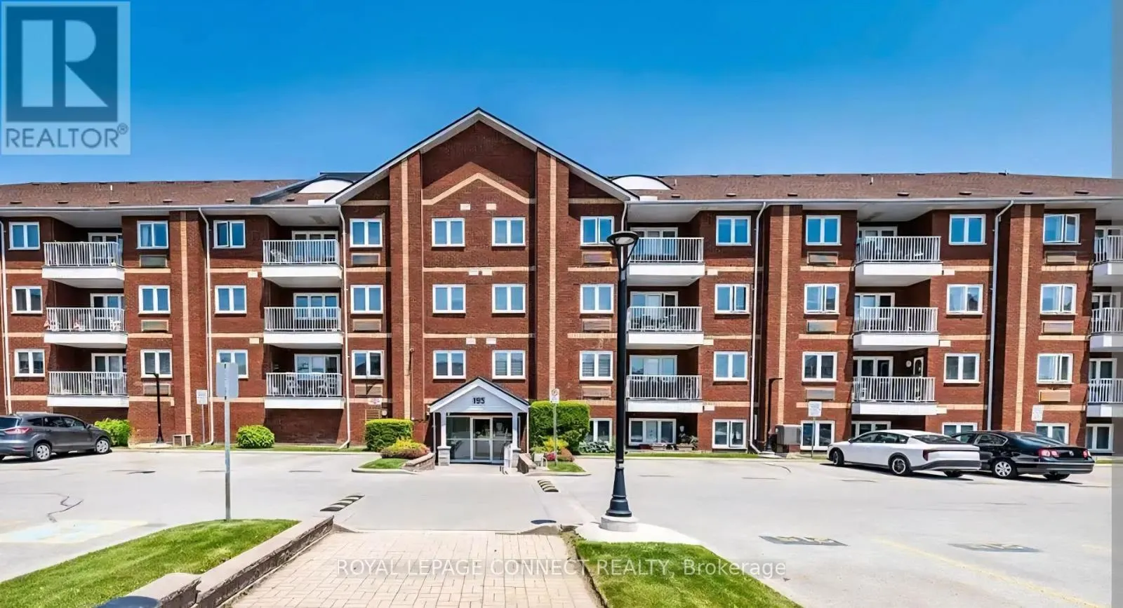 408 - 195 LAKE DRIVEWAY W