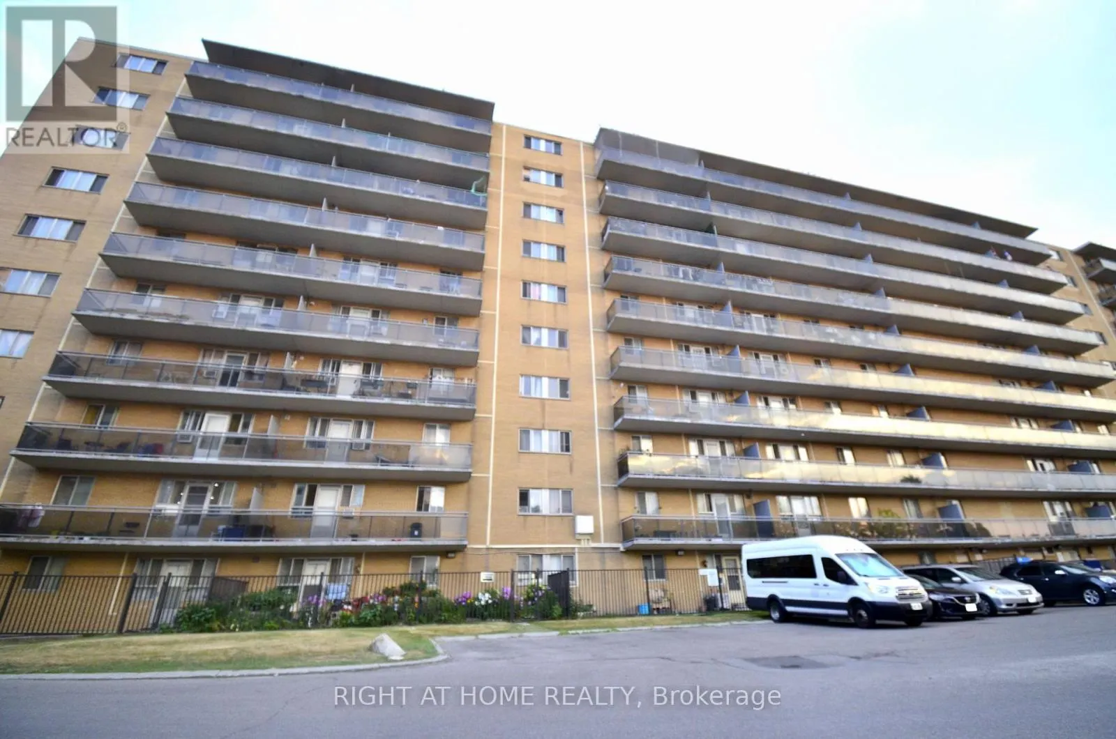 216 - 100 DUNDALK DRIVE