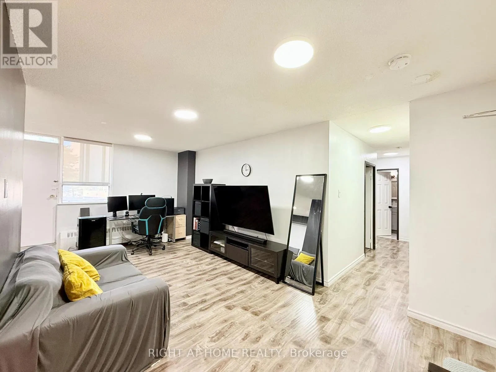 216 - 100 DUNDALK DRIVE