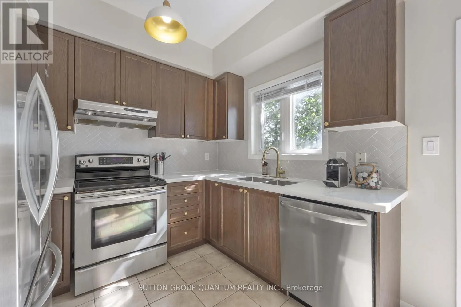 #38 - 1250 ST MARTINS DRIVE