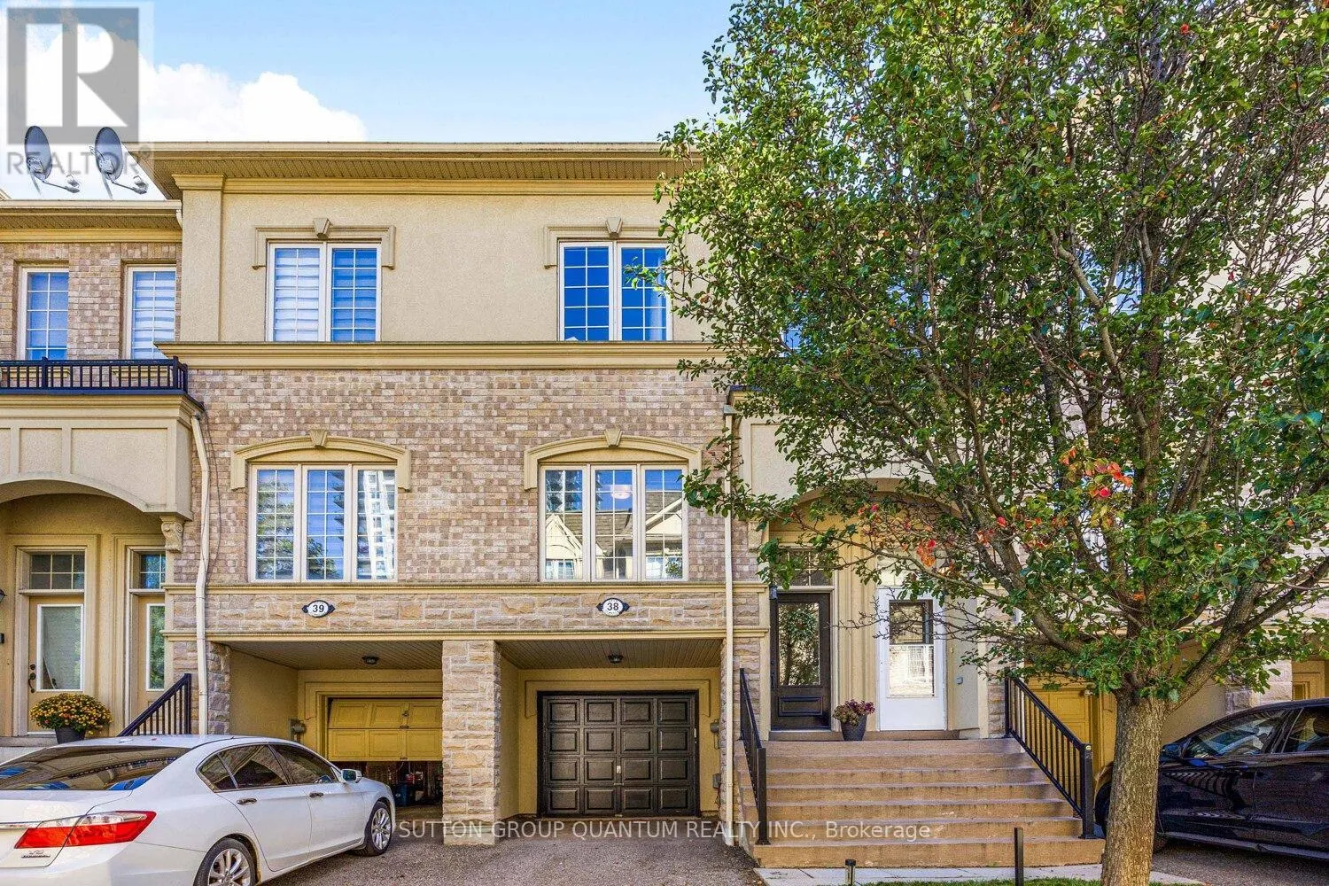 #38 - 1250 ST MARTINS DRIVE