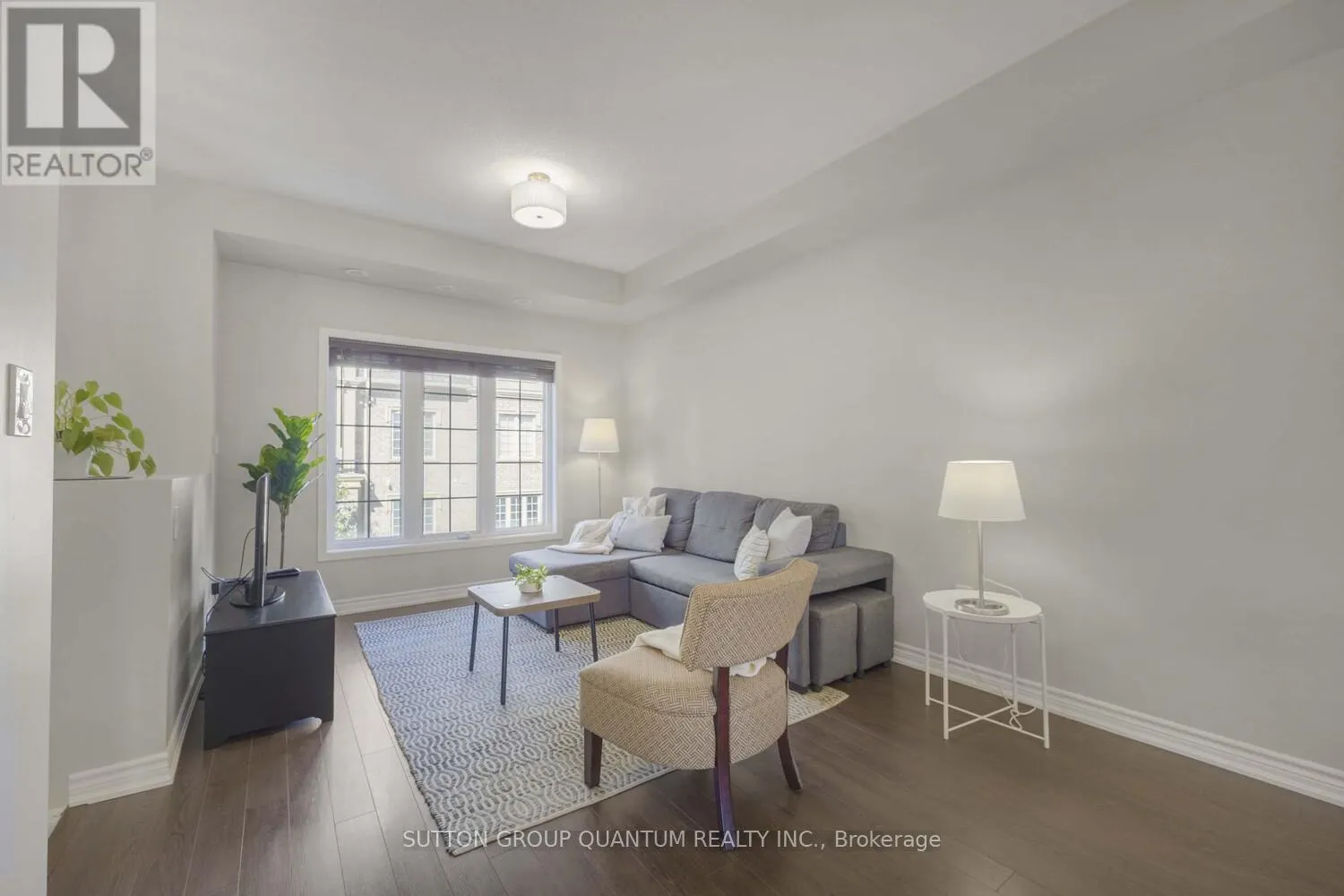 #38 - 1250 ST MARTINS DRIVE